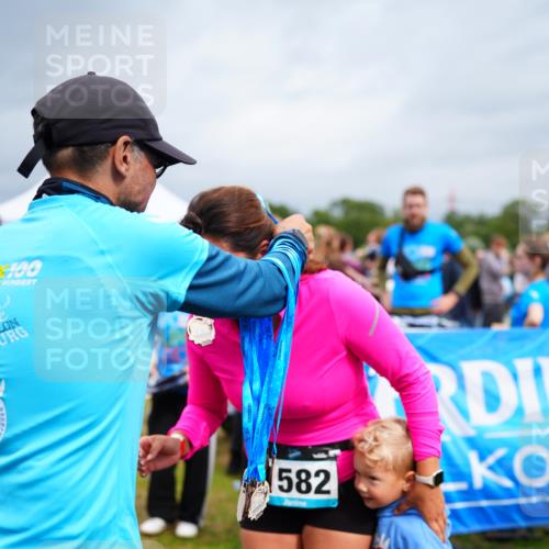 30.08.2026 - Elbe Triathlon Hamburg LAZAROV Photography http://msf.ph/oto/10067856 30.08.2026 12:25:42 Ziel  meine-sportfotos.de