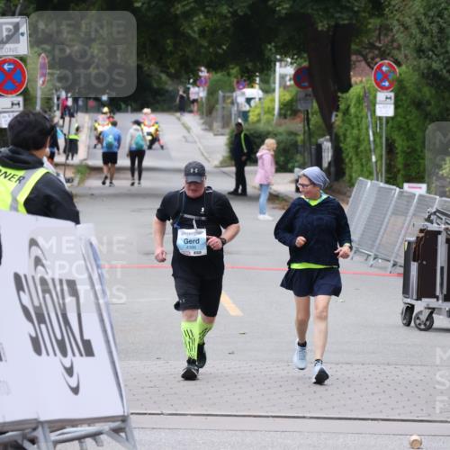 30.08.2026 - Blankeneser Heldenlauf Lena Gebhardt http://msf.ph/oto/10067876 30.08.2026 13:22:41 Ziel  meine-sportfotos.de