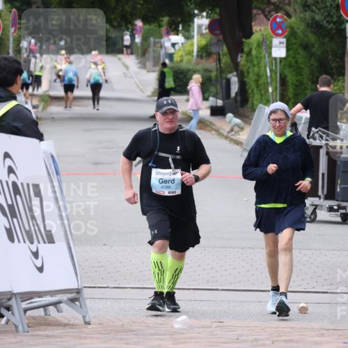 30.08.2026 - Blankeneser Heldenlauf Lena Gebhardt http://msf.ph/oto/10067881 30.08.2026 13:22:43 Ziel  meine-sportfotos.de