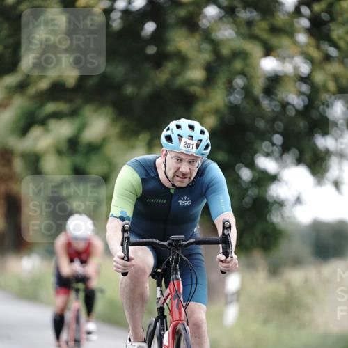 30.08.2026 - Elbe Triathlon Hamburg Michael Burmester http://msf.ph/oto/10067918 30.08.2026 09:26:28 Radfahren 201, 264, 347, 351, 382, 417, 423, 506, 579, 611, 756 meine-sportfotos.de