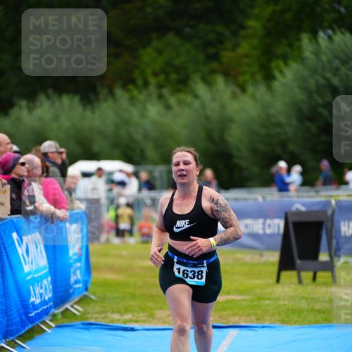 30.08.2026 - Elbe Triathlon Hamburg LAZAROV Photography http://msf.ph/oto/10067926 30.08.2026 12:26:09 Ziel 1638 meine-sportfotos.de