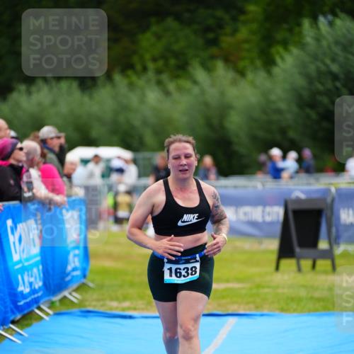 30.08.2026 - Elbe Triathlon Hamburg LAZAROV Photography http://msf.ph/oto/10067932 30.08.2026 12:26:09 Ziel 1638 meine-sportfotos.de