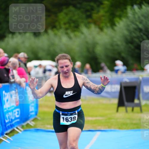 30.08.2026 - Elbe Triathlon Hamburg LAZAROV Photography http://msf.ph/oto/10067939 30.08.2026 12:26:10 Ziel 1638 meine-sportfotos.de