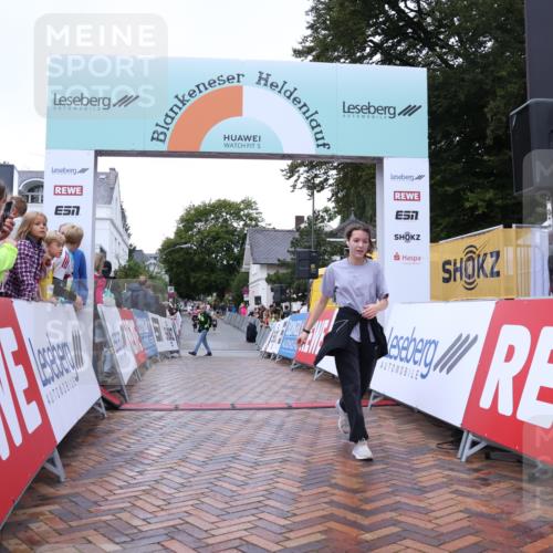 30.08.2026 - Blankeneser Heldenlauf Lena Gebhardt http://msf.ph/oto/10067970 30.08.2026 10:00:20 Ziel 1678 meine-sportfotos.de