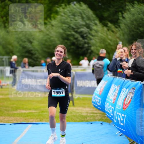 30.08.2026 - Elbe Triathlon Hamburg LAZAROV Photography http://msf.ph/oto/10067971 30.08.2026 12:26:19 Ziel 1557 meine-sportfotos.de