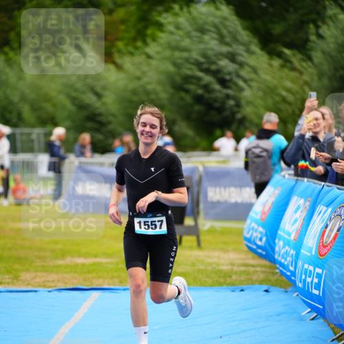 30.08.2026 - Elbe Triathlon Hamburg LAZAROV Photography http://msf.ph/oto/10067973 30.08.2026 12:26:19 Ziel 1557 meine-sportfotos.de