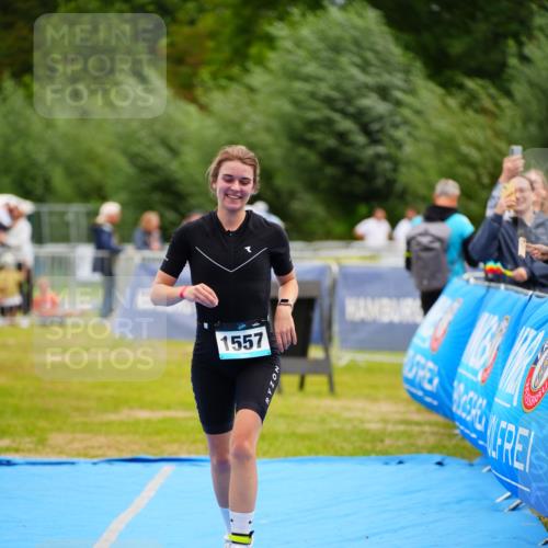 30.08.2026 - Elbe Triathlon Hamburg LAZAROV Photography http://msf.ph/oto/10067976 30.08.2026 12:26:19 Ziel 1557 meine-sportfotos.de