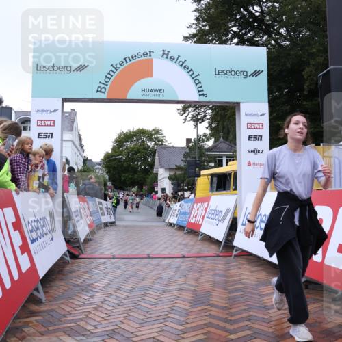 30.08.2026 - Blankeneser Heldenlauf Lena Gebhardt http://msf.ph/oto/10067985 30.08.2026 10:00:20 Ziel 1678 meine-sportfotos.de