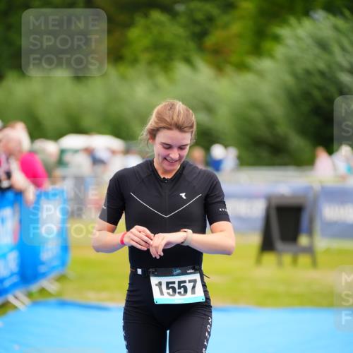 30.08.2026 - Elbe Triathlon Hamburg LAZAROV Photography http://msf.ph/oto/10067996 30.08.2026 12:26:21 Ziel 1557 meine-sportfotos.de