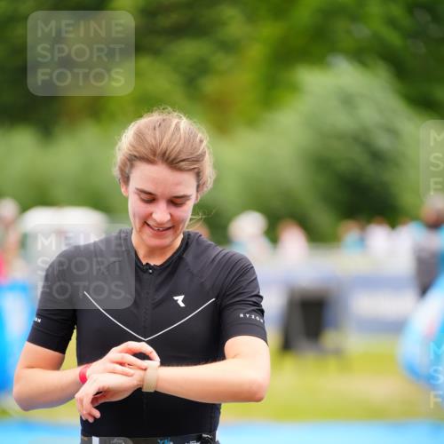 30.08.2026 - Elbe Triathlon Hamburg LAZAROV Photography http://msf.ph/oto/10068014 30.08.2026 12:26:22 Ziel 1557 meine-sportfotos.de