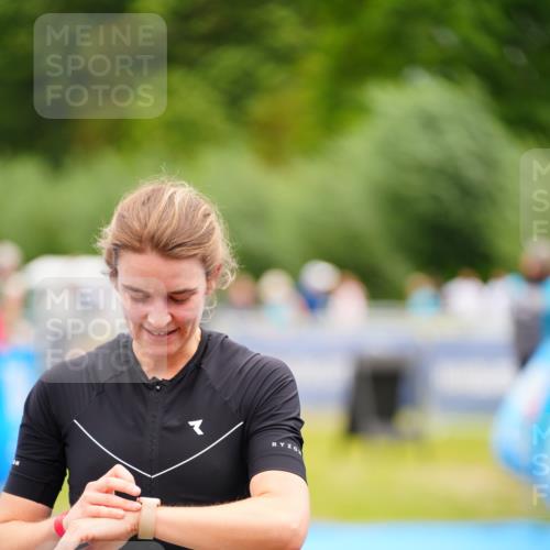 30.08.2026 - Elbe Triathlon Hamburg LAZAROV Photography http://msf.ph/oto/10068018 30.08.2026 12:26:22 Ziel 1557 meine-sportfotos.de