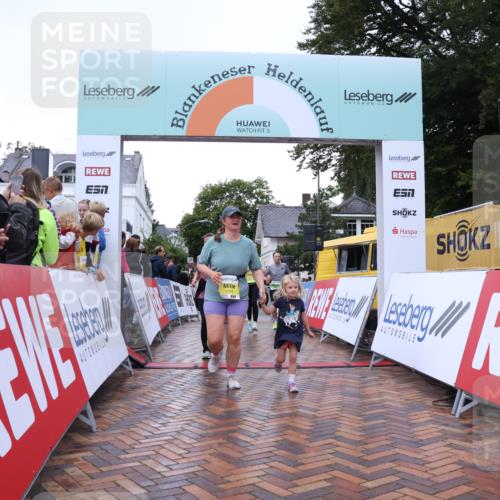 30.08.2026 - Blankeneser Heldenlauf Lena Gebhardt http://msf.ph/oto/10068034 30.08.2026 10:00:35 Ziel 1074, 1432, 1434, 1436, 1679, 5643 meine-sportfotos.de