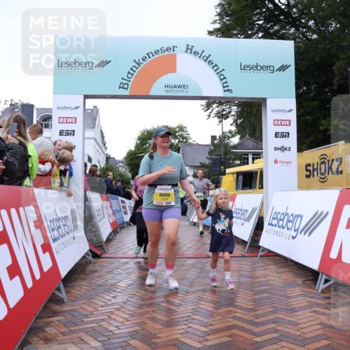 30.08.2026 - Blankeneser Heldenlauf Lena Gebhardt http://msf.ph/oto/10068043 30.08.2026 10:00:35 Ziel 1074, 1432, 1434, 1436, 1679, 5643 meine-sportfotos.de
