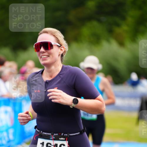 30.08.2026 - Elbe Triathlon Hamburg LAZAROV Photography http://msf.ph/oto/10068080 30.08.2026 12:26:38 Ziel 982, 1646 meine-sportfotos.de