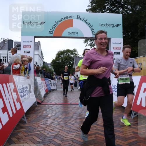 30.08.2026 - Blankeneser Heldenlauf Lena Gebhardt http://msf.ph/oto/10068091 30.08.2026 10:00:37 Ziel 1074, 1432, 1434, 1436, 1679, 5643 meine-sportfotos.de