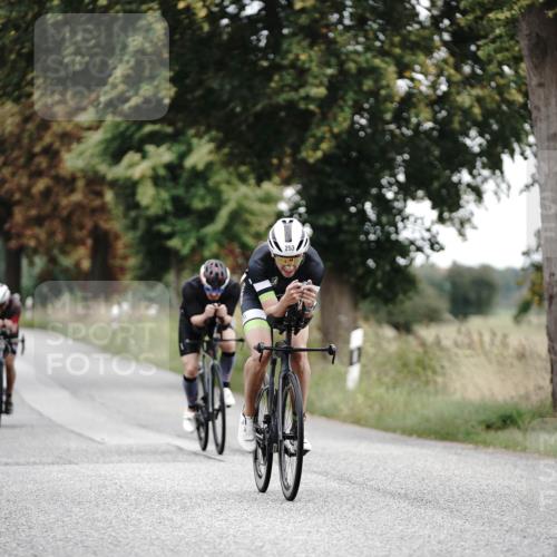 30.08.2026 - Elbe Triathlon Hamburg Michael Burmester http://msf.ph/oto/10068096 30.08.2026 09:28:13 Radfahren 235, 253, 558, 590, 698, 731, 741, 976 meine-sportfotos.de