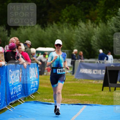 30.08.2026 - Elbe Triathlon Hamburg LAZAROV Photography http://msf.ph/oto/10068101 30.08.2026 12:26:50 Ziel 1628 meine-sportfotos.de