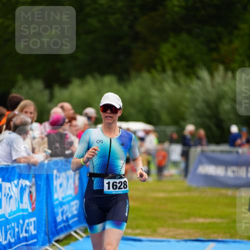 30.08.2026 - Elbe Triathlon Hamburg LAZAROV Photography http://msf.ph/oto/10068116 30.08.2026 12:26:51 Ziel 1628 meine-sportfotos.de