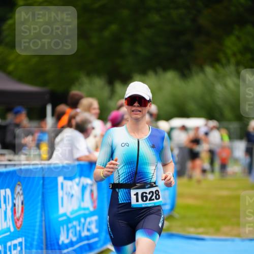 30.08.2026 - Elbe Triathlon Hamburg LAZAROV Photography http://msf.ph/oto/10068126 30.08.2026 12:26:52 Ziel 1628 meine-sportfotos.de