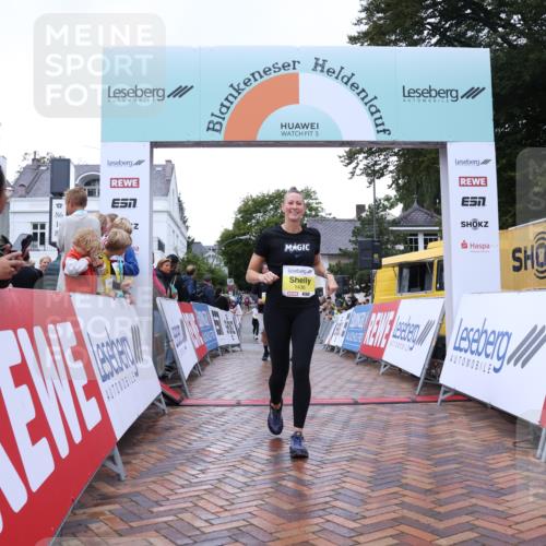 30.08.2026 - Blankeneser Heldenlauf Lena Gebhardt http://msf.ph/oto/10068130 30.08.2026 10:00:40 Ziel 1074, 1432, 1436, 1679, 1708, 1709, 5643 meine-sportfotos.de