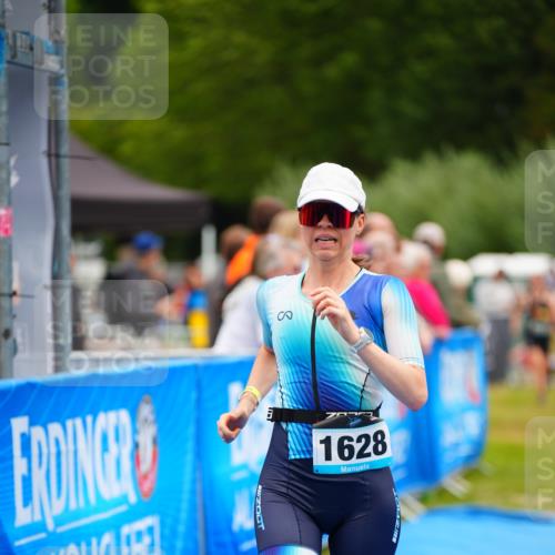 30.08.2026 - Elbe Triathlon Hamburg LAZAROV Photography http://msf.ph/oto/10068133 30.08.2026 12:26:52 Ziel 1628 meine-sportfotos.de