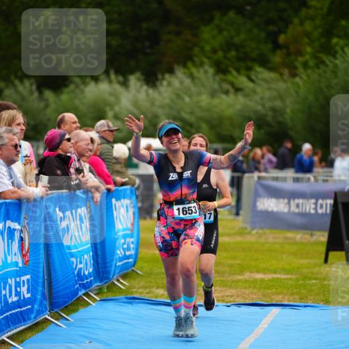 30.08.2026 - Elbe Triathlon Hamburg LAZAROV Photography http://msf.ph/oto/10068146 30.08.2026 12:27:02 Ziel 1484, 1617, 1653 meine-sportfotos.de