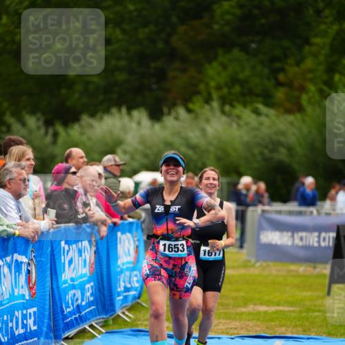 30.08.2026 - Elbe Triathlon Hamburg LAZAROV Photography http://msf.ph/oto/10068153 30.08.2026 12:27:02 Ziel 1484, 1617, 1653 meine-sportfotos.de