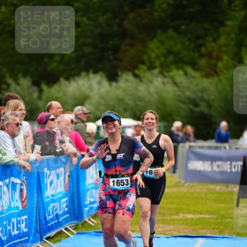30.08.2026 - Elbe Triathlon Hamburg LAZAROV Photography http://msf.ph/oto/10068156 30.08.2026 12:27:03 Ziel 1484, 1617, 1653 meine-sportfotos.de