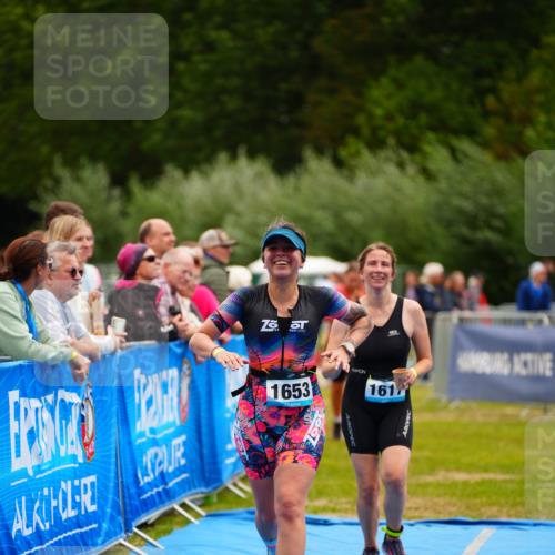 30.08.2026 - Elbe Triathlon Hamburg LAZAROV Photography http://msf.ph/oto/10068159 30.08.2026 12:27:03 Ziel 1484, 1617, 1653 meine-sportfotos.de