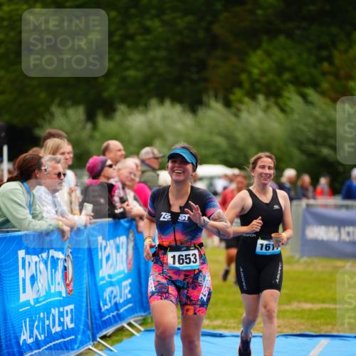 30.08.2026 - Elbe Triathlon Hamburg LAZAROV Photography http://msf.ph/oto/10068162 30.08.2026 12:27:03 Ziel 1484, 1617, 1653 meine-sportfotos.de