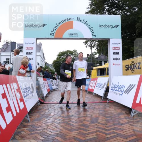 30.08.2026 - Blankeneser Heldenlauf Lena Gebhardt http://msf.ph/oto/10068164 30.08.2026 10:00:43 Ziel 1074, 1432, 1436, 1679, 1708, 1709, 5643 meine-sportfotos.de