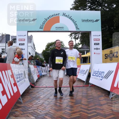 30.08.2026 - Blankeneser Heldenlauf Lena Gebhardt http://msf.ph/oto/10068172 30.08.2026 10:00:43 Ziel 1074, 1432, 1436, 1679, 1708, 1709, 5643 meine-sportfotos.de