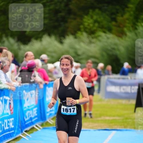 30.08.2026 - Elbe Triathlon Hamburg LAZAROV Photography http://msf.ph/oto/10068186 30.08.2026 12:27:05 Ziel 1484, 1617, 1653 meine-sportfotos.de