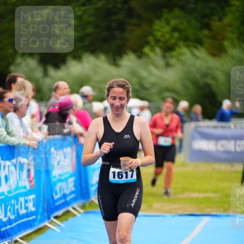 30.08.2026 - Elbe Triathlon Hamburg LAZAROV Photography http://msf.ph/oto/10068189 30.08.2026 12:27:05 Ziel 1484, 1617, 1653 meine-sportfotos.de