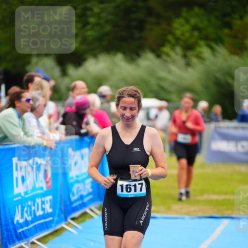 30.08.2026 - Elbe Triathlon Hamburg LAZAROV Photography http://msf.ph/oto/10068192 30.08.2026 12:27:05 Ziel 1484, 1617, 1653 meine-sportfotos.de