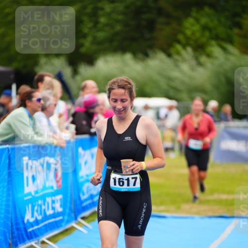30.08.2026 - Elbe Triathlon Hamburg LAZAROV Photography http://msf.ph/oto/10068195 30.08.2026 12:27:06 Ziel 1484, 1617, 1653 meine-sportfotos.de