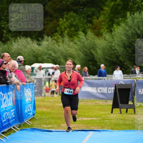 30.08.2026 - Elbe Triathlon Hamburg LAZAROV Photography http://msf.ph/oto/10068201 30.08.2026 12:27:07 Ziel 1484, 1617, 1653 meine-sportfotos.de