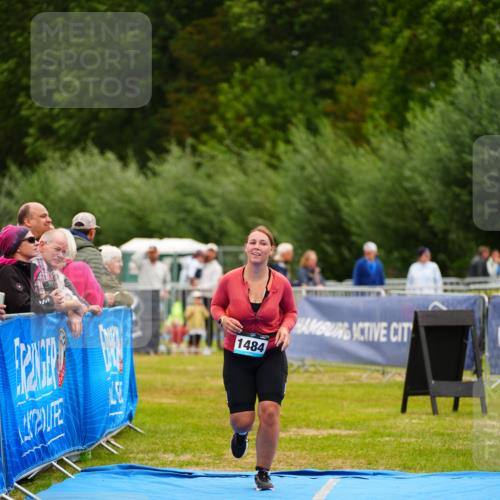 30.08.2026 - Elbe Triathlon Hamburg LAZAROV Photography http://msf.ph/oto/10068204 30.08.2026 12:27:08 Ziel 904, 1484, 1617, 1653 meine-sportfotos.de