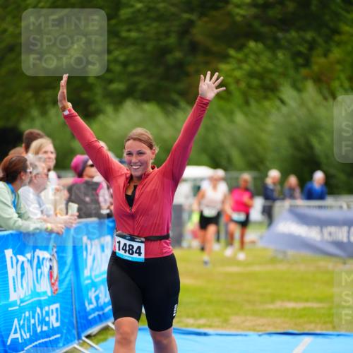 30.08.2026 - Elbe Triathlon Hamburg LAZAROV Photography http://msf.ph/oto/10068211 30.08.2026 12:27:10 Ziel 904, 1484 meine-sportfotos.de