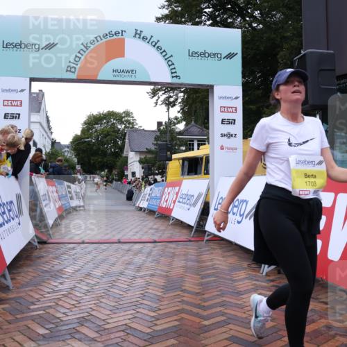 30.08.2026 - Blankeneser Heldenlauf Lena Gebhardt http://msf.ph/oto/10068246 30.08.2026 10:00:52 Ziel 1694, 1703 meine-sportfotos.de