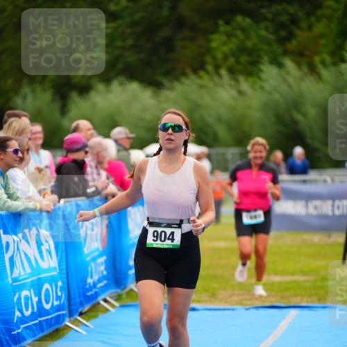 30.08.2026 - Elbe Triathlon Hamburg LAZAROV Photography http://msf.ph/oto/10068247 30.08.2026 12:27:16 Ziel 904, 1697 meine-sportfotos.de