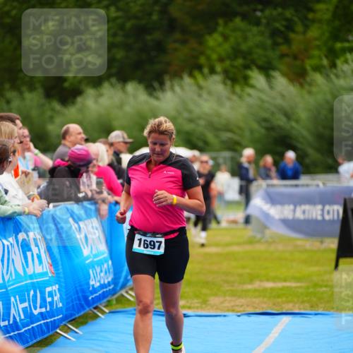 30.08.2026 - Elbe Triathlon Hamburg LAZAROV Photography http://msf.ph/oto/10068269 30.08.2026 12:27:19 Ziel 904, 1697 meine-sportfotos.de