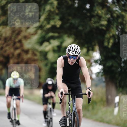 30.08.2026 - Elbe Triathlon Hamburg Michael Burmester http://msf.ph/oto/10068279 30.08.2026 09:30:06 Radfahren 292, 426, 561, 641, 752 meine-sportfotos.de