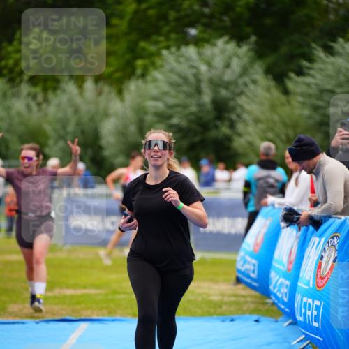 30.08.2026 - Elbe Triathlon Hamburg LAZAROV Photography http://msf.ph/oto/10068305 30.08.2026 12:27:27 Ziel 941, 1605 meine-sportfotos.de