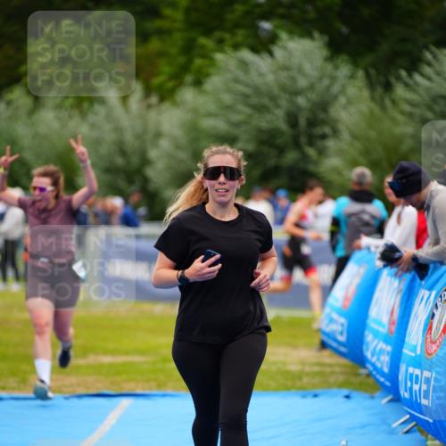 30.08.2026 - Elbe Triathlon Hamburg LAZAROV Photography http://msf.ph/oto/10068310 30.08.2026 12:27:28 Ziel 941, 1605 meine-sportfotos.de