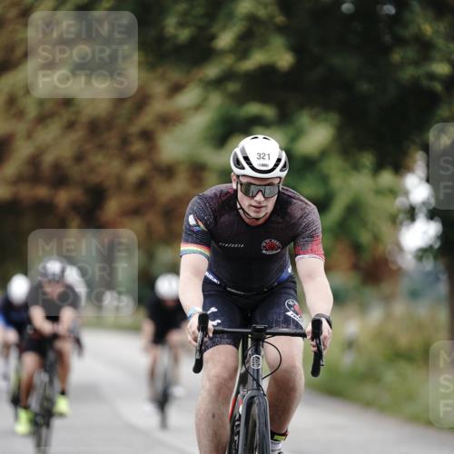 30.08.2026 - Elbe Triathlon Hamburg Michael Burmester http://msf.ph/oto/10068316 30.08.2026 09:30:26 Radfahren 321, 438, 452, 489, 527, 769, 779, 869 meine-sportfotos.de