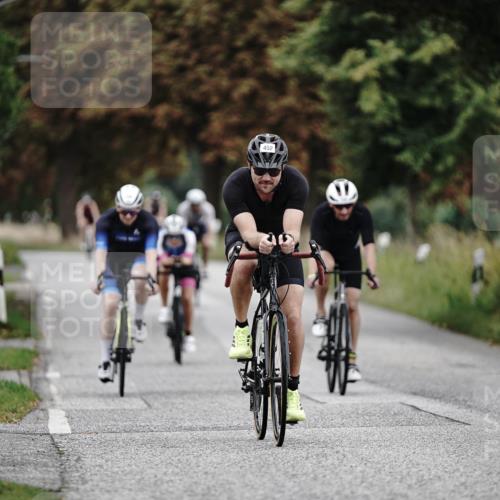 30.08.2026 - Elbe Triathlon Hamburg Michael Burmester http://msf.ph/oto/10068320 30.08.2026 09:30:27 Radfahren 321, 438, 452, 489, 527, 769, 869 meine-sportfotos.de
