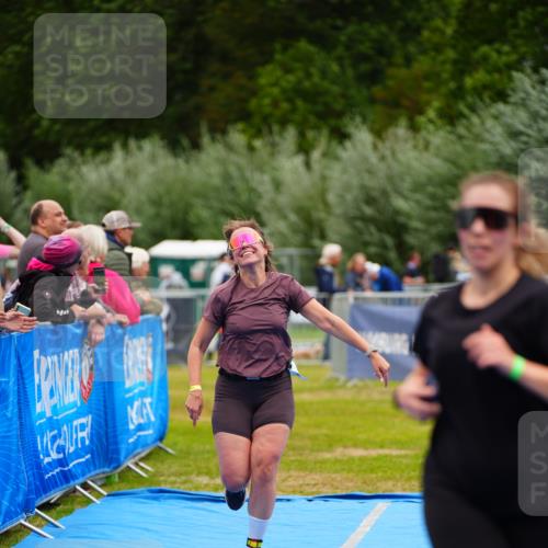 30.08.2026 - Elbe Triathlon Hamburg LAZAROV Photography http://msf.ph/oto/10068322 30.08.2026 12:27:29 Ziel 941, 1605 meine-sportfotos.de