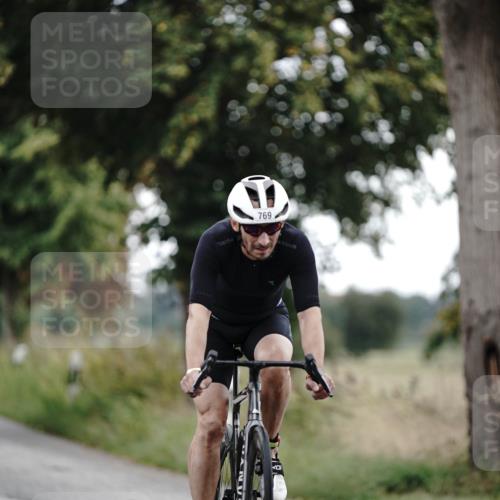 30.08.2026 - Elbe Triathlon Hamburg Michael Burmester http://msf.ph/oto/10068323 30.08.2026 09:30:28 Radfahren 321, 438, 452, 489, 527, 769, 869 meine-sportfotos.de