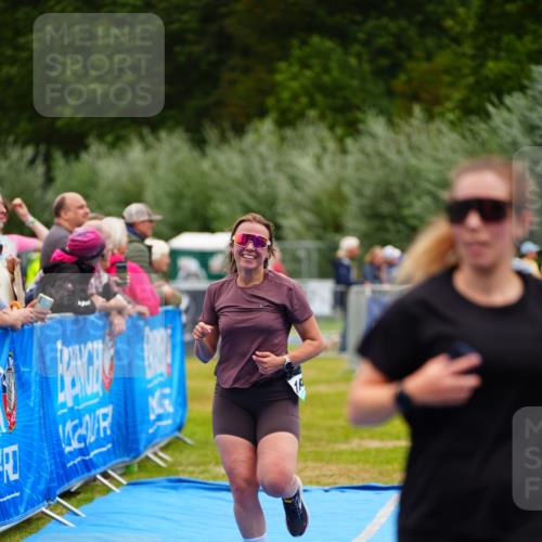 30.08.2026 - Elbe Triathlon Hamburg LAZAROV Photography http://msf.ph/oto/10068329 30.08.2026 12:27:29 Ziel 941, 1605 meine-sportfotos.de